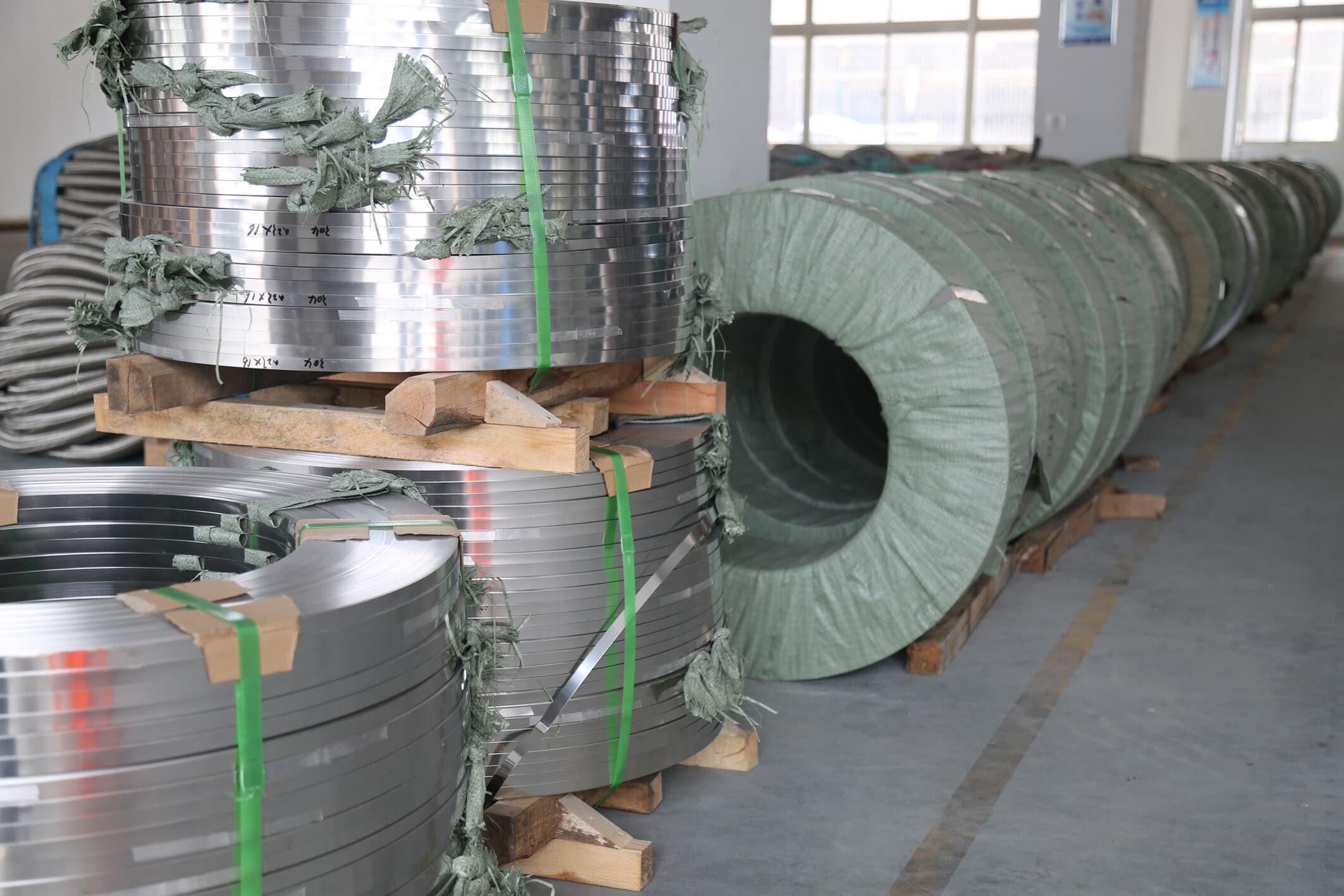 Matières premières de bande en acier de serrage en bande