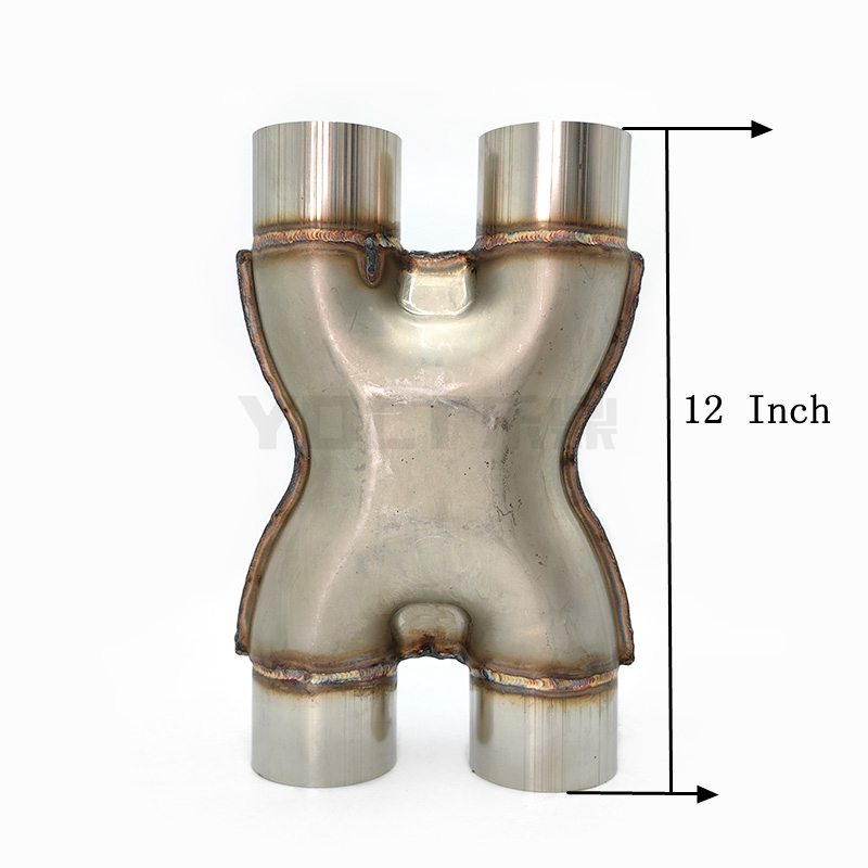Tuyau d'échappement en forme de X