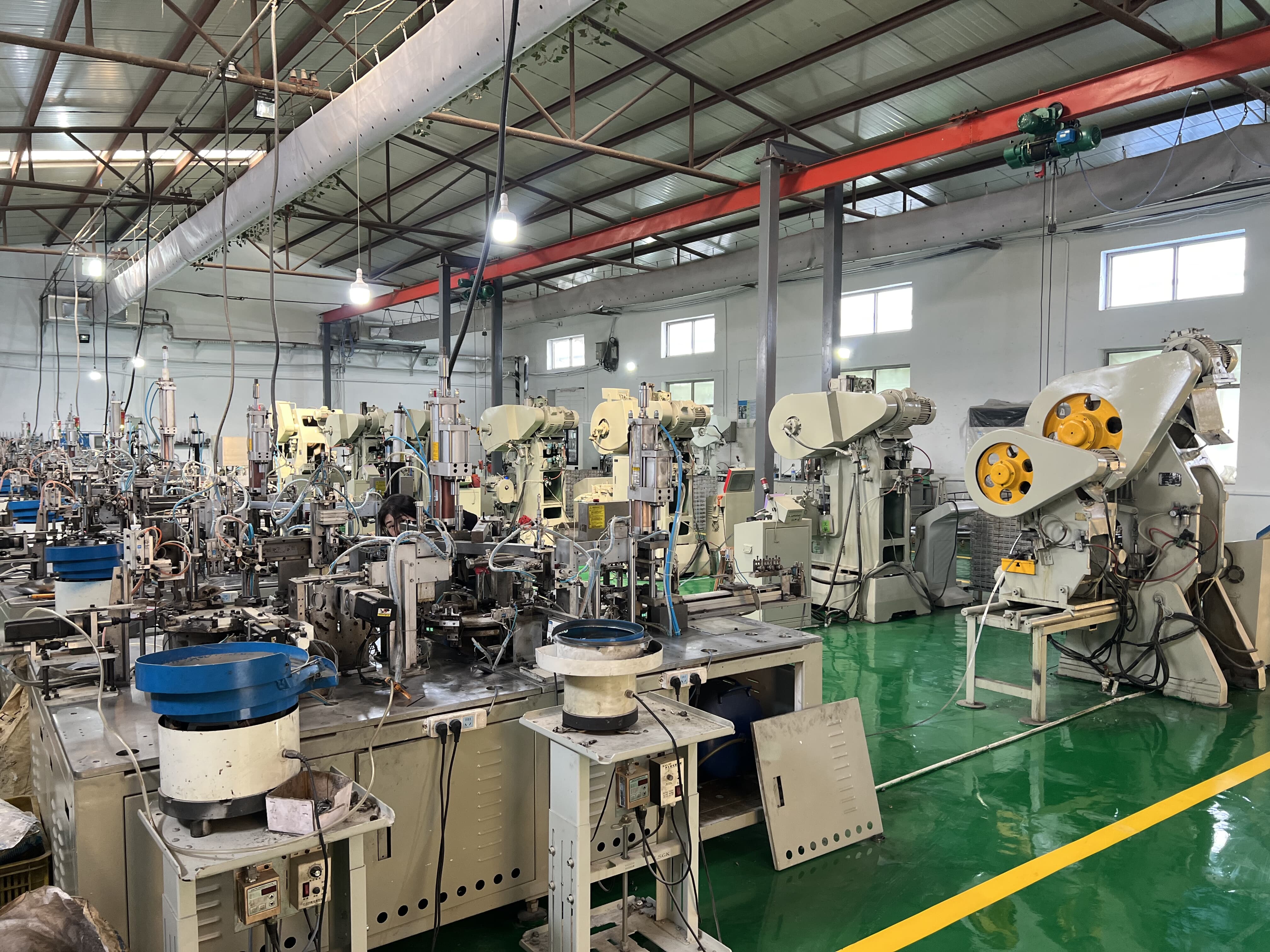 Atelier de production de pinces de type P