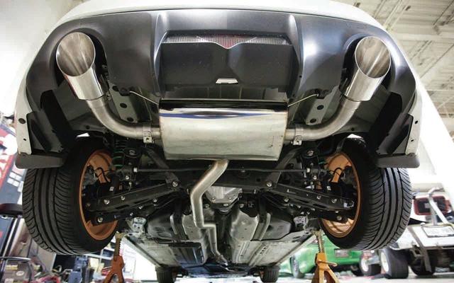 Syst&egrave;me d'&eacute;chappement de voiture