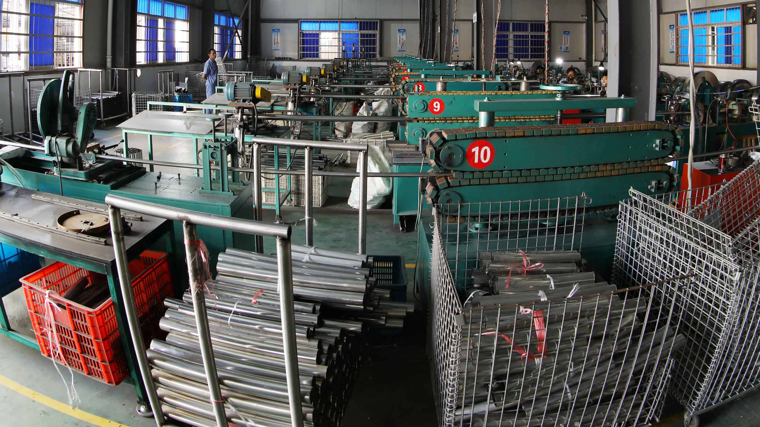 Atelier de production de tuyaux d'échappement en ondulé Yueding